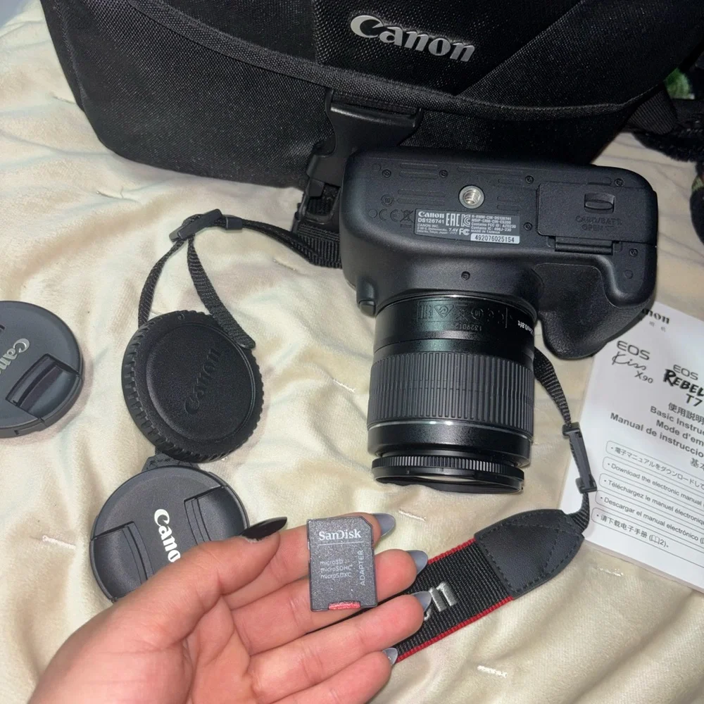 Canon EOS Rebel T7 Kit - Black